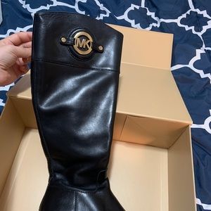 Michael Kors boots (comes with original hard box)